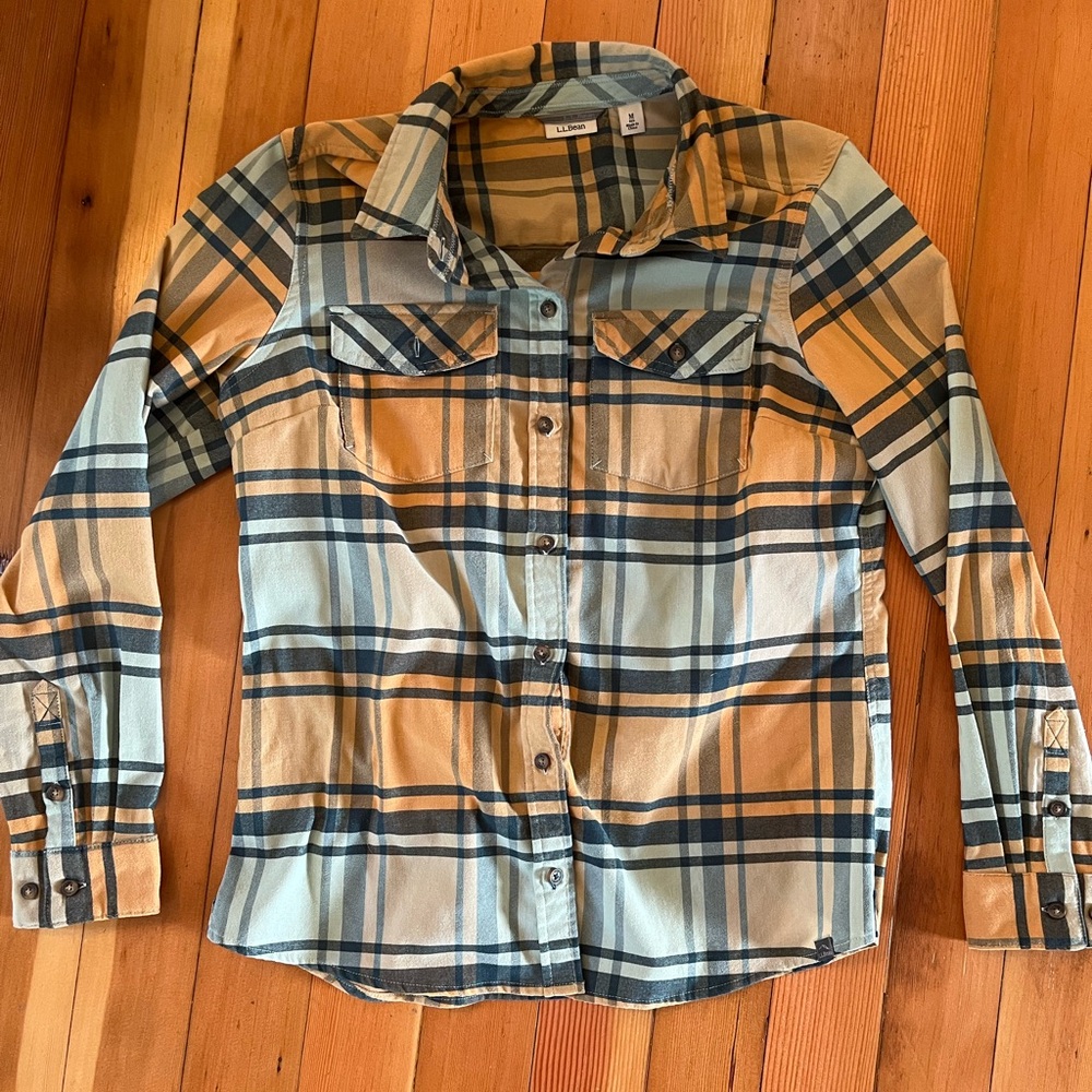 Never Worn LL Bean Long Sleeve Button Down Plaid Flannel Size M